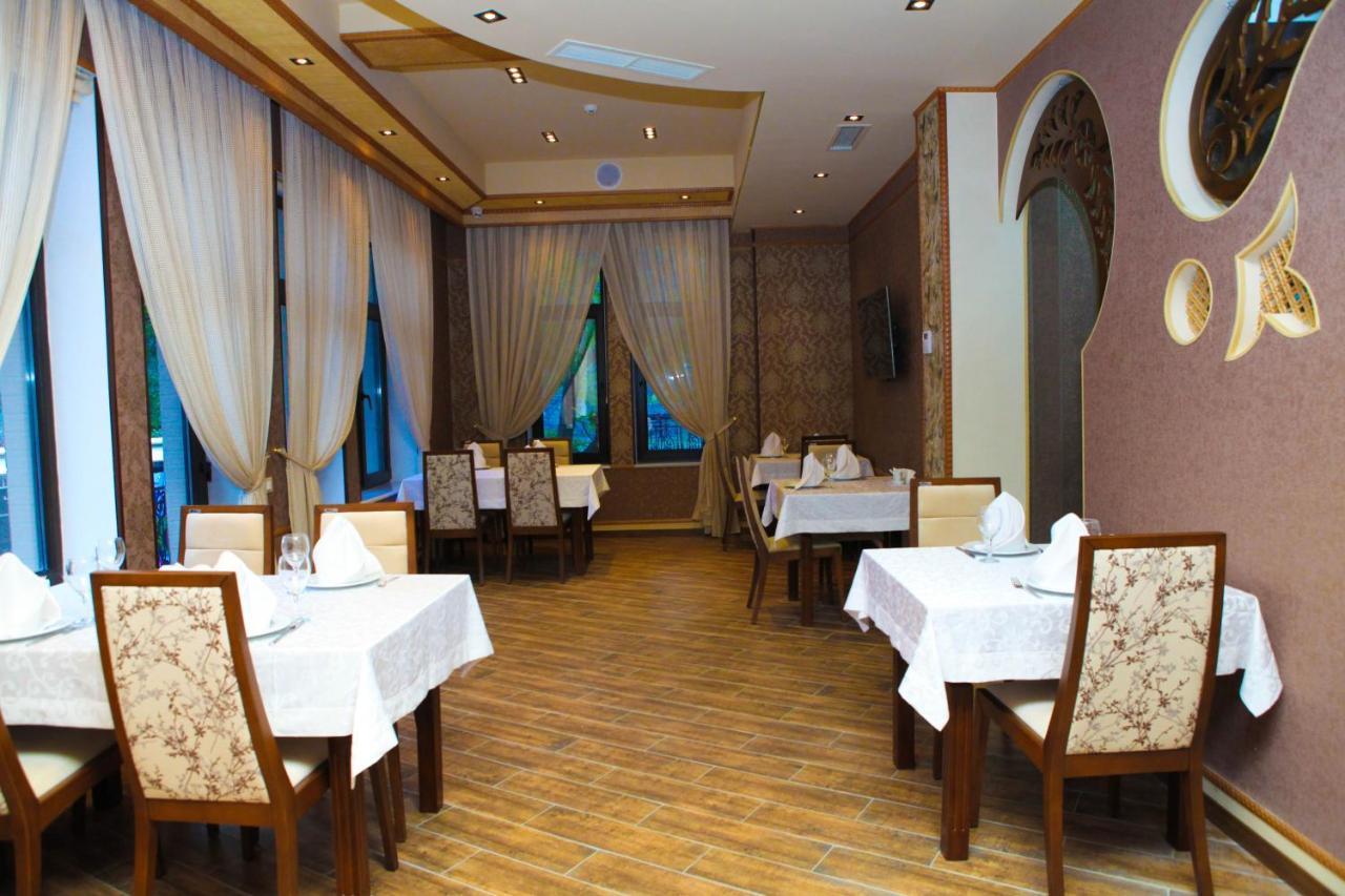 Bergs Otel And Restaurant Гах Екстериор снимка