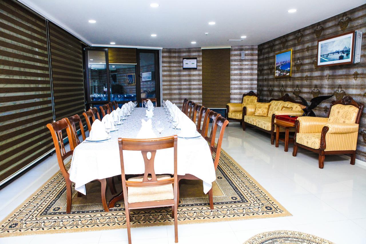 Bergs Otel And Restaurant Гах Екстериор снимка